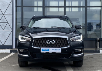 Подержанный автомобиль Infiniti QX60 2017 года (2 фото)