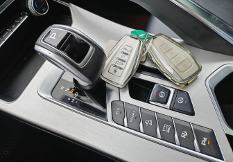 Подержанный автомобиль Geely Coolray 2020 года (15 фото)