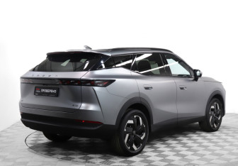 Подержанный автомобиль Omoda C7 2025 года (5 фото)