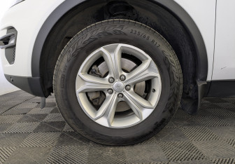 Подержанный автомобиль Land Rover Discovery Sport 2019 года (12 фото)