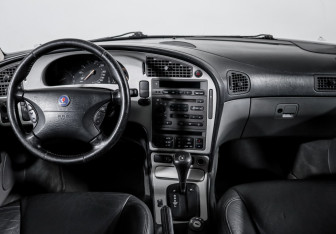 Подержанный автомобиль Saab 9-5 Sedan 2003 года (12 фото)