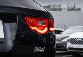 Подержанный автомобиль Jaguar F-Pace 2020 года (9 фото)