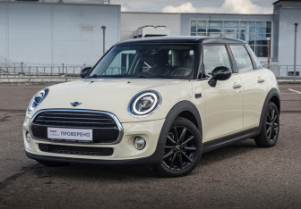 Подержанный автомобиль MINI Hatch 2019 года (1 фото)