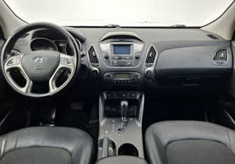 Подержанный автомобиль Hyundai ix35 2014 года (12 фото)