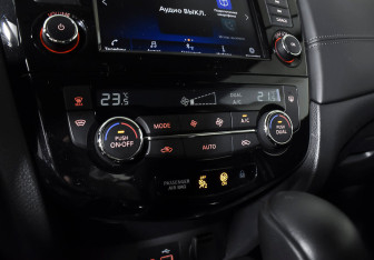 Подержанный автомобиль Nissan Qashqai 2021 года (16 фото)