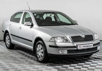 Подержанный автомобиль Skoda Octavia Liftback 2008 года (3 фото)