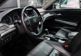 Подержанный автомобиль Honda Crosstour 2014 года (12 фото)