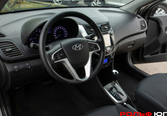 Подержанный автомобиль Hyundai Solaris Sedan 2012 года (13 фото)
