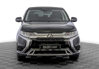 Подержанный автомобиль Mitsubishi Outlander 2018 года (2 фото)