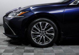 Подержанный автомобиль Lexus ES 2020 года (15 фото)
