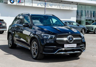 Подержанный автомобиль Mercedes-Benz GLE 2021 года (3 фото)