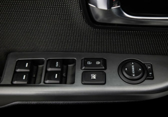 Подержанный автомобиль Kia Rio Hatchback 2015 года (13 фото)