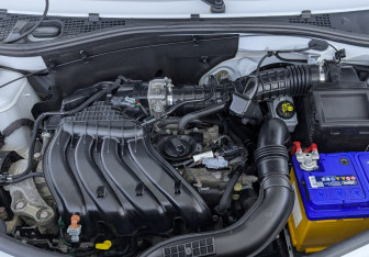 Подержанный автомобиль Renault Duster 2017 года (9 фото)