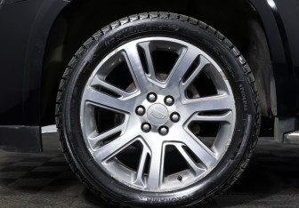 Подержанный автомобиль Cadillac Escalade Suv 2015 года (28 фото)