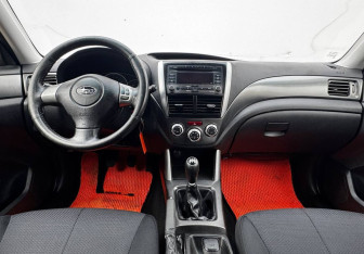 Подержанный автомобиль Subaru Forester Suv 2012 года (9 фото)