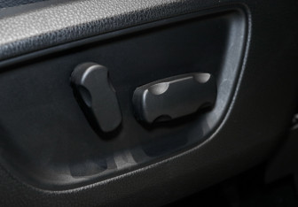 Подержанный автомобиль Mitsubishi Pajero Sport 2017 года (14 фото)