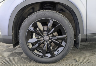 Подержанный автомобиль Omoda C5 2024 года (12 фото)