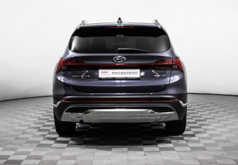 Подержанный автомобиль Hyundai Santa Fe 2021 года (6 фото)