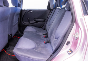 Подержанный автомобиль Honda Jazz 2008 года (11 фото)