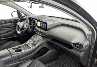 Подержанный автомобиль Hyundai Santa Fe 2023 года (11 фото)