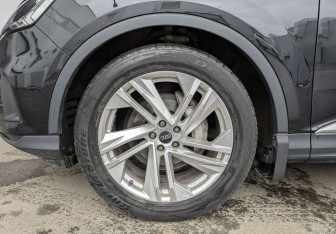 Подержанный автомобиль Audi Q7 2021 года (12 фото)
