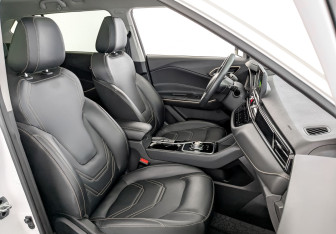 Подержанный автомобиль Москвич 3е 2023 года (24 фото)