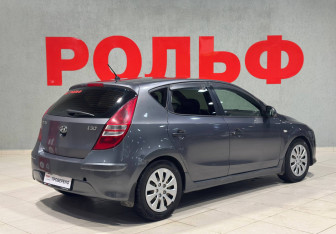 Подержанный автомобиль Hyundai i30 Hatchback 2010 года (5 фото)