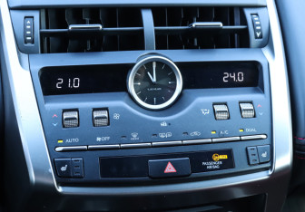 Подержанный автомобиль Lexus NX 2019 года (17 фото)