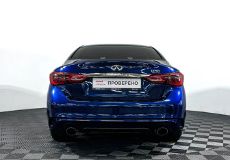 Подержанный автомобиль Infiniti Q50 2018 года (6 фото)
