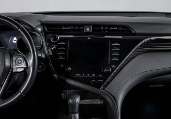 Подержанный автомобиль Toyota Camry Sedan 2020 года (13 фото)
