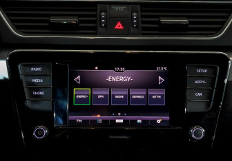 Подержанный автомобиль Skoda Superb Liftback 2017 года (15 фото)