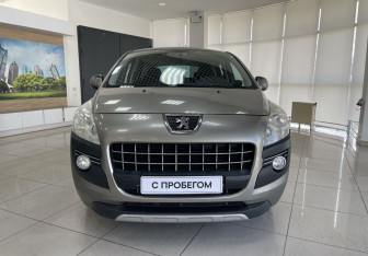 Подержанный автомобиль Peugeot 3008 2011 года (2 фото)
