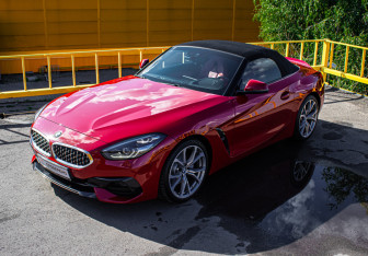 Подержанный автомобиль BMW Z4 Roadster 2020 года (16 фото)