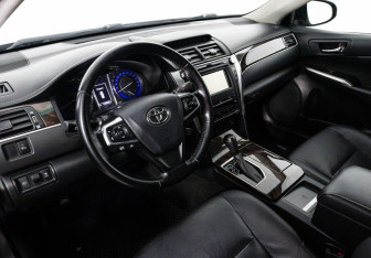 Подержанный автомобиль Toyota Camry Sedan 2016 года (9 фото)