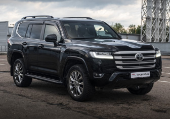 Подержанный автомобиль Toyota Land Cruiser Suv 2024 года (3 фото)