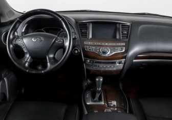Подержанный автомобиль Infiniti QX60 2014 года (12 фото)