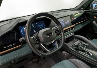 Подержанный автомобиль Geely Monjaro 2024 года (13 фото)