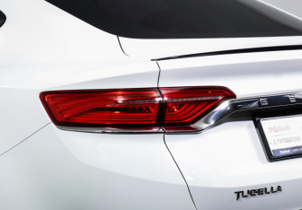 Подержанный автомобиль Geely Tugella 2023 года (16 фото)