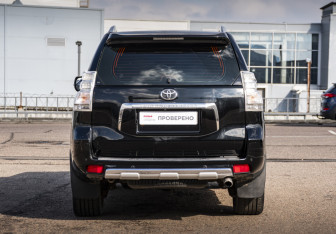 Подержанный автомобиль Toyota Land Cruiser Prado 2011 года (6 фото)