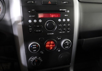 Подержанный автомобиль Suzuki Grand Vitara 2014 года (12 фото)