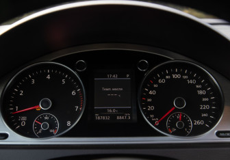 Подержанный автомобиль Volkswagen Passat Sedan 2011 года (9 фото)