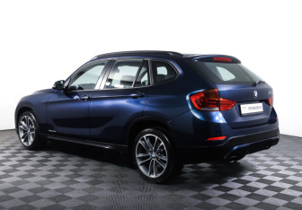 Подержанный автомобиль BMW X1 2012 года (7 фото)