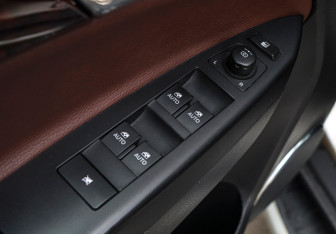 Подержанный автомобиль Opel Antara 2013 года (17 фото)