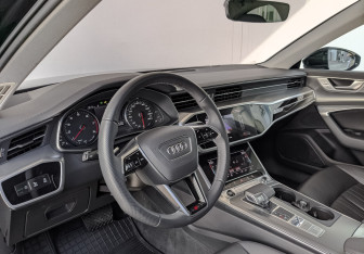 Подержанный автомобиль Audi A6 Sedan 2021 года (15 фото)
