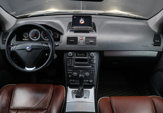 Подержанный автомобиль Volvo XC90 2014 года (11 фото)