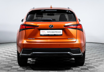 Подержанный автомобиль Lexus NX 2019 года (6 фото)