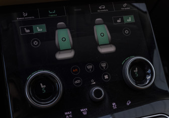 Подержанный автомобиль Land Rover Range Rover Velar 2017 года (23 фото)