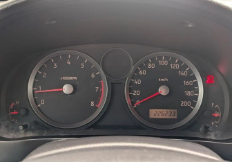 Подержанный автомобиль Suzuki Liana Wagon 2006 года (12 фото)