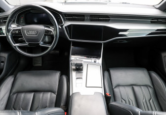 Подержанный автомобиль Audi A7 2019 года (15 фото)