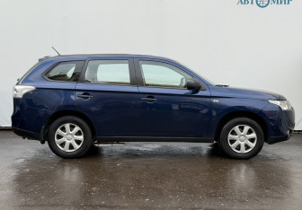Подержанный автомобиль Mitsubishi Outlander 2014 года (4 фото)